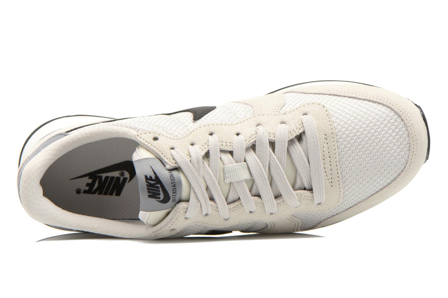 nike sneaker internationalist beige