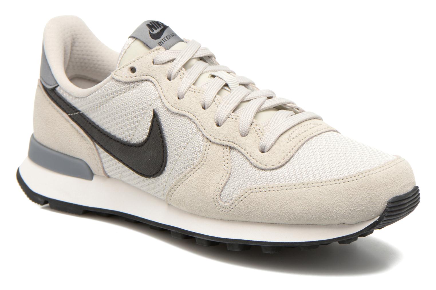 nike sneaker internationalist beige