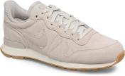 nike internationalist phantom light bone